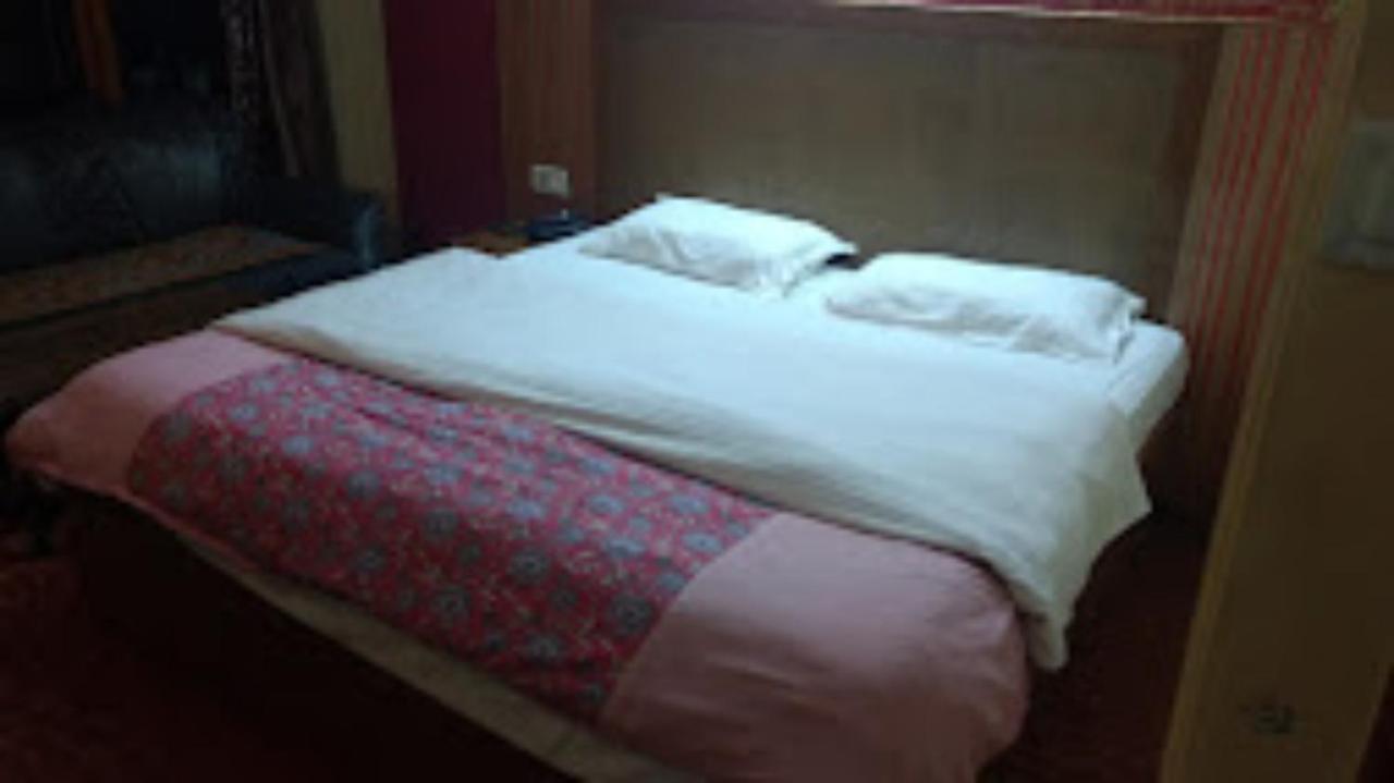 Hotel King Palace - Nature-Valley-Luxury-Room - Prime Location With Parking Facilities ชิมลา ภายนอก รูปภาพ