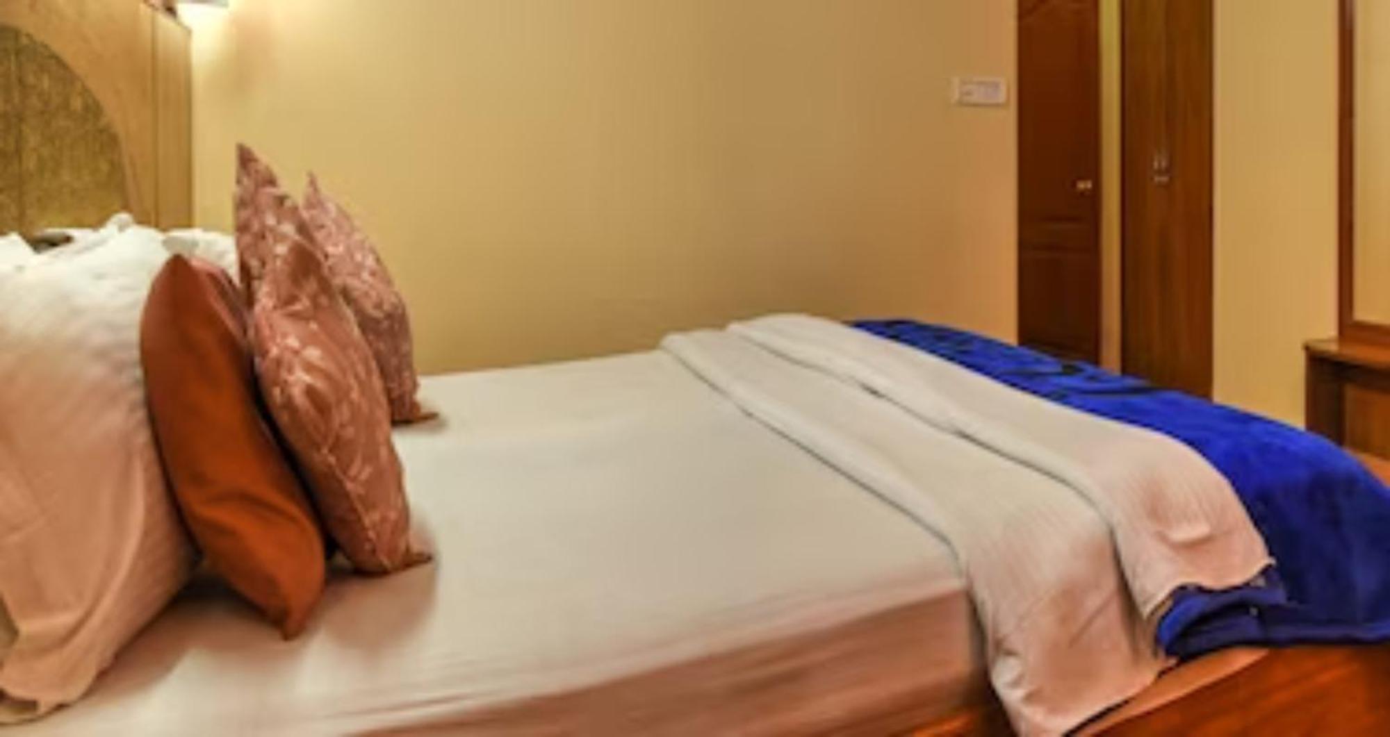 Hotel King Palace - Nature-Valley-Luxury-Room - Prime Location With Parking Facilities ชิมลา ภายนอก รูปภาพ
